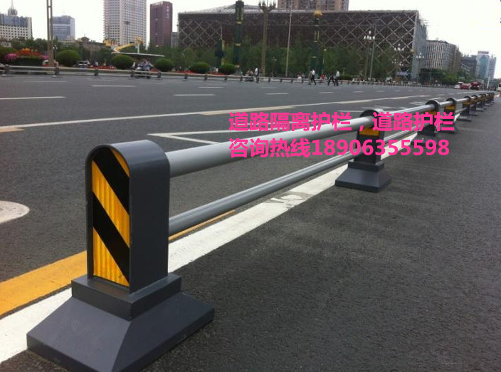 道路護欄，道路隔離柱，隔離墩